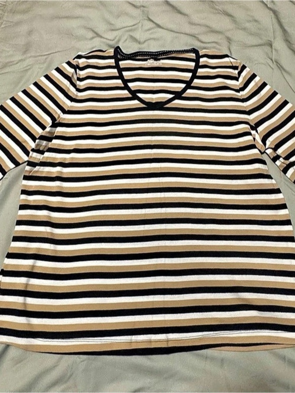 St Johnβs Bay Womenβs XL 3/4 Sleeve Striped Knit Top Black Tan White V Neck NEW